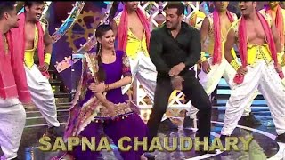 सलमान खान के साथ जमकर नाची सपना चौधरी । SAPNA CHOUDHARY HARYANVI DANCE amp SALMAN KHAN । Bigg Boss 11 [upl. by Ramey747]