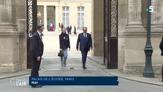 Macron 2  qui à Matignon et avec quel gouvernement   Reportage cdanslair 25042022 [upl. by Sonnie]