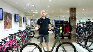 Specialized Roll Step Through Hybrid Bike 2017 Tech Talk [upl. by Gwennie]