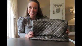 Chanel Jumbo XXL Travelbag Review  Nederlandstalig [upl. by Kcirre]