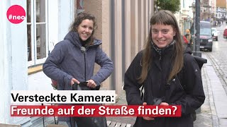 Versteckte Kamera Wie reagieren die Flensburger auf eine Freundschaftsanfrage auf der Straße [upl. by Brooke]