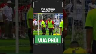 Trượt tay tý ăn thẻ đỏ truyenthongbongdaphui89 phui football soccerhaingheansport thethao [upl. by Weider]