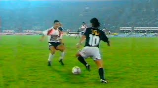 El increíble show de Maradona en la despedida de su amigo Funes 1992 [upl. by Ellehcan]