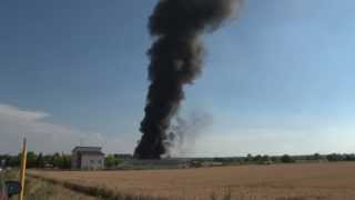 22072013  Lingenfeld Großbrand in Reifenlager  Hunderte Tonnen Altreifen in Flammen [upl. by Vargas]