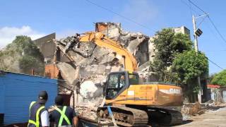 Así fue la demolición de edificios en Managua [upl. by Balch279]