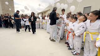 Olbia palloncini bianchi e folla commossa al funerale di Gioele Putzu di 9 anni morto a Ozieri [upl. by Ileak707]