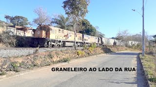 Trem Carregado com Soja Passando ao Lado de Rua Aumenta a Velocidade na Descida [upl. by Esilehc]