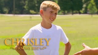 Chrisley Knows Best  Season 5 Episode 15 Julie and Savannah Help Grayson with Football Tryouts [upl. by Killoran975]