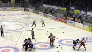 Trappers  Herentals ijshockey vechtpartij Tilburg 11112014 [upl. by Luzader368]