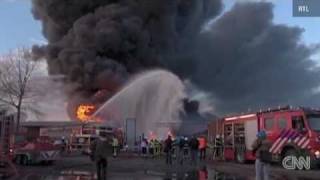 Moerdijk Netherlands Factory sparks toxic smoke worries 05012011 [upl. by Di397]