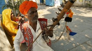 Amazing Street Musician in IndiaBeautiful musical instruments Ravanahatha MusicIndian music song [upl. by Ellenohs]