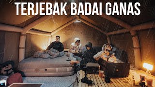 CAMPING TENDA BESAR DISAAT BADAI GANAS amp ANGIN KENCANG [upl. by Ajnin]