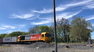 DL 9705 with Train 324 departing Morrinsville yard ECMT [upl. by Caryn]