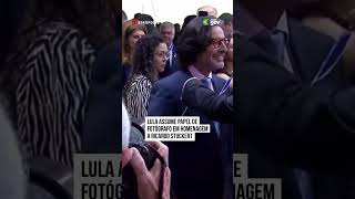 Lula assume papel de fotógrafo em homenagem a Ricardo Stuckert [upl. by Albur]