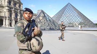 La Francia non molla la sorveglianza contro il terrorismo a 7 anni dalle stragi di Parigi [upl. by Nauqyt975]