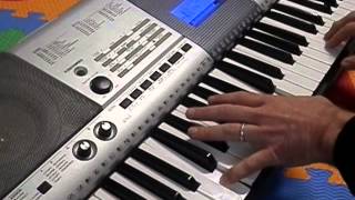 Yamaha PSRE403 demo Arpeggiator and effects test [upl. by Sihun]