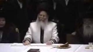 Bobover Rebbe Shlita Feering Tish Erev amp Motze Yom Kippur [upl. by Iemaj]