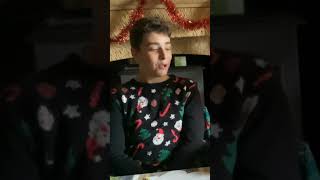 Un jeune une vieille Noël est annulé  la série humour [upl. by Jervis]