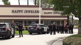 Guard at OC jewelry store opens fire on suspects to stop armed robbery [upl. by Anneehs]