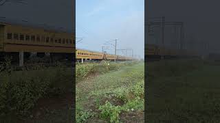 SABARI Express CROSSING Level Crossing  Indian Railways [upl. by Booker636]