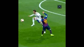 MESSI marcado fuerte por SERGIO RAMOS messi [upl. by Atlee878]