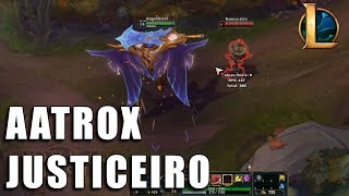 Aatrox Justiceiro  League of Legends Prévia [upl. by Eelorac949]