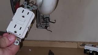 Leviton GFNT1 W Self Test SmartlockPro Slim GFCI Non Tamper Review GFCI Simple installation Great [upl. by Heiskell]