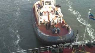 Tug Svitzer Lyndhurst assisting bulk carrier at Port of Tyne [upl. by Sama]