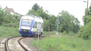 BR 640 vom HarzElbeExpress HEX grüßt den Filmer mit dem Signalhorn am Lokschuppen in Halberstadt [upl. by Wobniar]