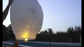 Istruzioni Video Lanterne Volanti Cinesi  Instruction How to use Chinese Sky Lanterns [upl. by Nnomae315]