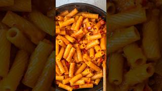 Cremige Vodka Pasta mit Kokosmilch Rezept  Elle Republic cooking [upl. by Kcirddes266]