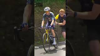 Vingegaard changes bike after a puncture 😬 roadcycling tourdefrance [upl. by Vidda]