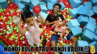 MANDI BOLA  PLAYGROUND  SERU NYA KAKA OLA MANDI BOLA [upl. by Yemerej]