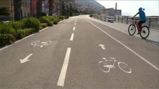 Sur la Riviera italienne la plus longue piste cyclable dEurope [upl. by Meijer511]