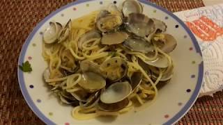 Spaghetti alle Vongole  Pasta with Clams [upl. by Shank397]