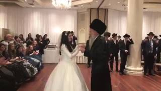 ריקוד מצווה עם בתו של יידל MBD dancing mitzvah Tantz with Yeedles daughter Boee kallah Lipa [upl. by Nich]