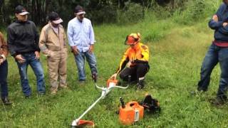 Encendido correcto de un equipo STIHL [upl. by Lletnohs]