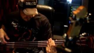 PJ JQ em estudio  Carl Thompson Snake bass  Elixir Strings Nanoweb [upl. by Eslud]