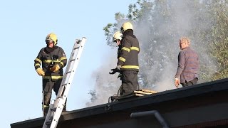 Wildervank  Brand tussen dak en plafond van woning Van Delftstraat [upl. by February97]