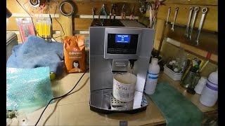 DeLonghi Perfecta ESAM 5600 S очистка молочной системы выполнение удаления накипи [upl. by Corny]