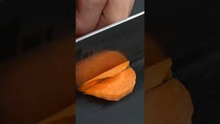 【ASMR】Thinly sliced ​​carrots  にんじんの薄切り knife knifeskills kitchentools japaneseculture [upl. by Naarah]