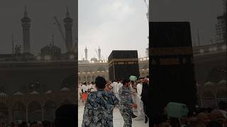 Barish Ka Maza khane Kaba key Samney makkah madina shorts [upl. by Nirot]