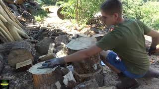 Splitting firewood with a Sledge Hammer and Fiskars x27 [upl. by Issi140]