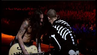 Red Hot Chili Peppers  Californication LIVE Slane Castle 2003 [upl. by Bunnie]