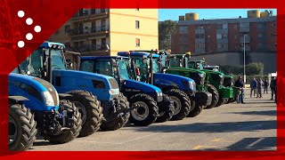 Protesta dei trattori agricoltori in piazza a Frosinone [upl. by Notyalk61]