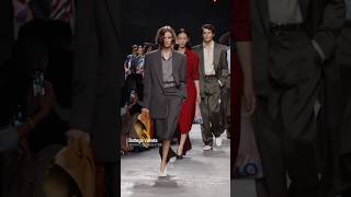 Bottega Veneta spring summer 2025 en Milan Fashion Week fashionevent [upl. by Hamal]