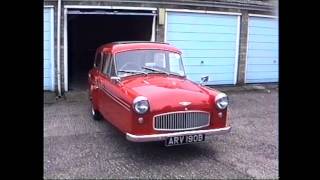 LOOKING AT A 1964 BOND MINICAR [upl. by Annoik]