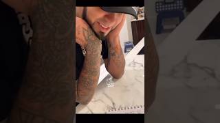 Karol G le hace broma a Anuel 🤣 KarolG Anuel Bromas Diversión [upl. by Rutra]