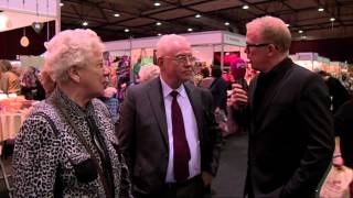 PowNews 13 feb 2014 Flink naaien op de handwerkbeurs [upl. by Howes]