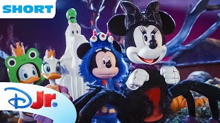 Mickey Mouse Halloween Spooky Stories 🧙  Minnies CreepyCrawly Tale  Episode 4  disneyjr [upl. by Annairda]